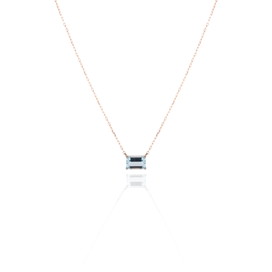 Freisteller Vorderansicht Halskette PAULA mit Aquamarin in Roségold