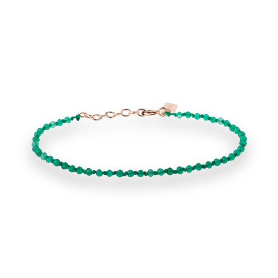 Freisteller von Armband MIRI mit gründen Edelsteinen und 18 KT Roségoldenem Verschluss von ANNA