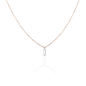 Vorderansicht von ANNA Halskette Paulina in 18 KT Roségold mit großem weißen Diamanten im Baguette Schliff