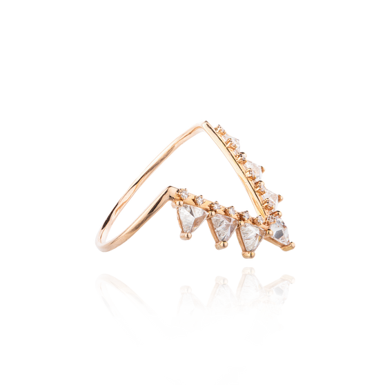 Ring ICONIC in Roségold mit weißen Diamanten Seitenansicht