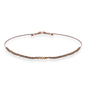 Armband Kai mit Perlen aus 18 KT Roségold und beigem Stoffband in Vorderansicht