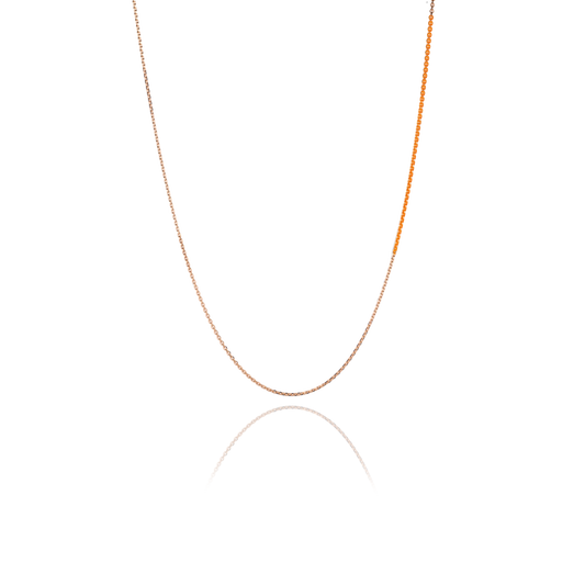 Freisteller Vorderansicht Halskette NALA mit orangen Details